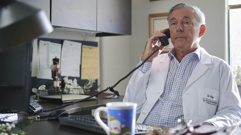 Einsatz für Dr. Christmas – Bild: Paramount Pictures