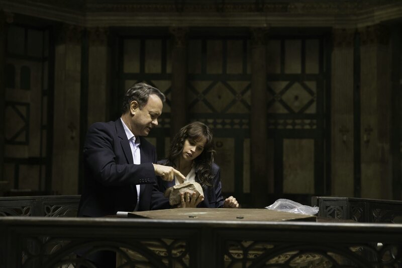 Robert Langdon (TOM HANKS) und Dr. Sienna Brooks (FELICITY JONES) in Sony Pictures’ INFERNO. – Bild: Sony Pictures Releasing GmbH