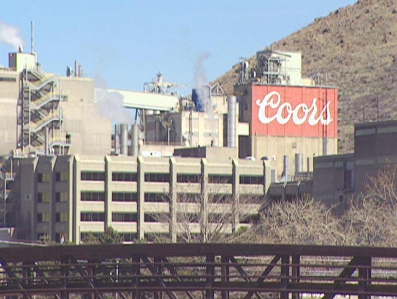 Der Erbe einer der größten Bierbrauereien Amerikas verschwindet im Jahr 1960 auf dem Weg zur Arbeit. – Bild: VOX