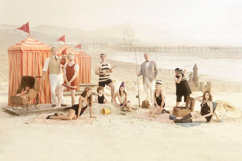 Eric Stonestreet (Cameron Tucker), Jesse Tyler Ferguson (Mitchell Pritchett), Sofía Vergara (Gloria Delgado), Nolan Gould (Luke Dunphy), Ty Burrell (Phil Dunphy), Ariel Winter (Alex Dunphy), Ed O’Neill (Jay Pritchett), Julie Bowen (Claire Dunphy), Rico Rodriguez (Manny Delgado), Sarah Hyland (Haley Dunphy). – Bild: Disney ABC Television Group