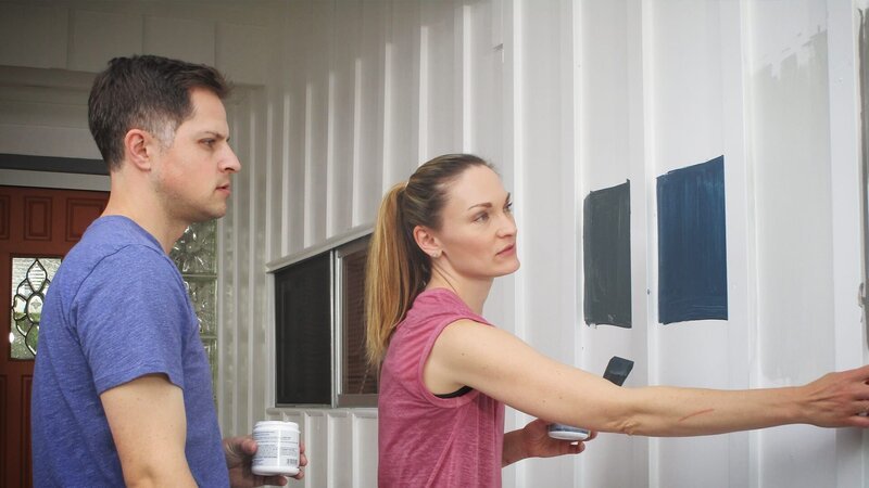 Molly und Patrick aus Thousand Oaks in Kalifornien kaufen ein größeres Haus. Mit guten Absichten und Sinn für Humor gehen sie die Renovierungsprojekte an – doch sie sind sich nicht immer einig. Die Probleme nehmen kein Ende und sie müssen tief in die Trickkiste greifen. – Bild: HGTV