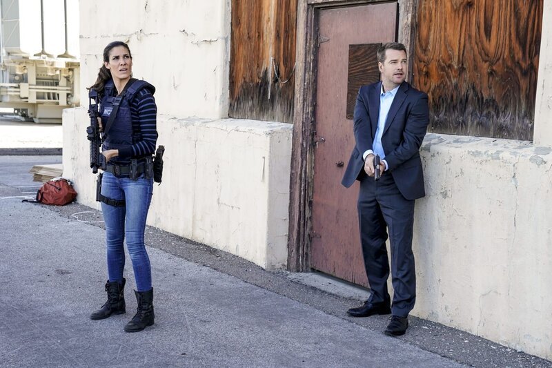 Daniela Ruah (Special Agent Kensi Blye) and Chris O’Donnell (Special Agent G. Callen). – Bild: CBS Broadcasting, Inc.
