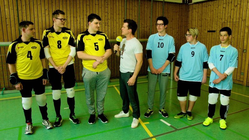 In middle: Benedikt Weber – Bild: Disney+