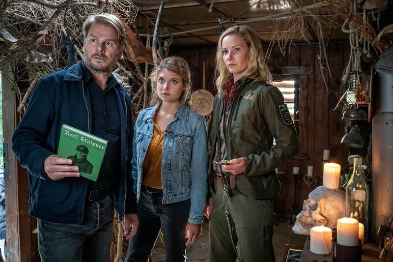 v.l.n.r.: Robert Winkler (Kai Scheve), Karina Szabo (Lara Mandoki), Saskia Bergelt (Teresa Weißbach) – Bild: Uwe Frauendorf /​ ZDF Enterprises GmbH