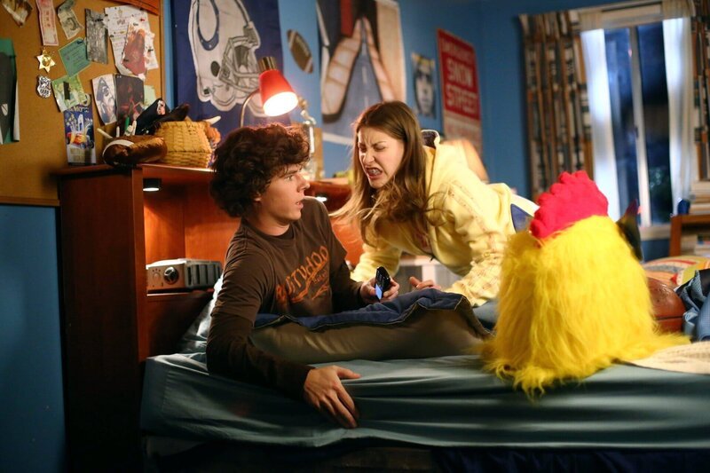 Charlie McDermott und Eden Sher – Bild: Warner Brothers