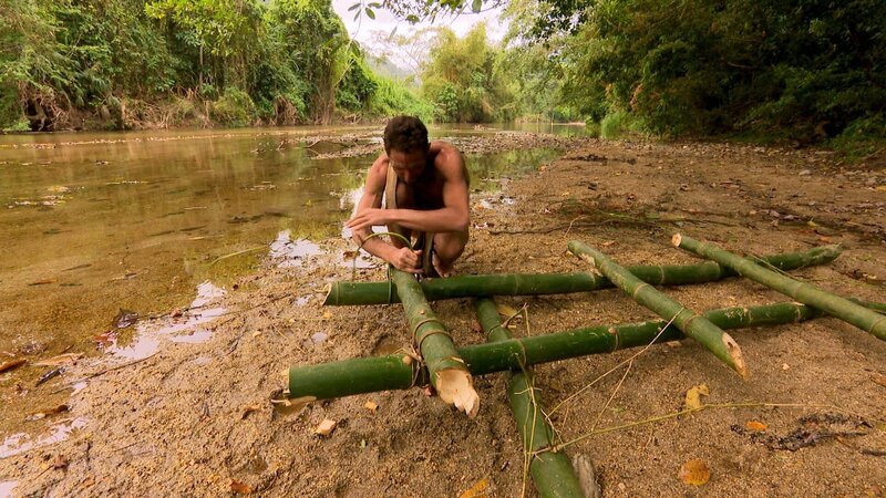 Joe entlang des Flussufers. – Bild: Discovery channel