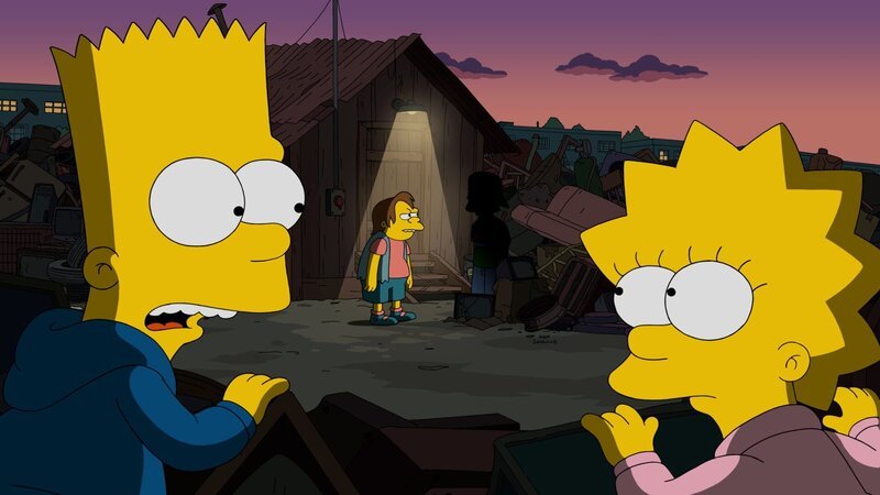„Die Simpsons“, „Grilling Homer.“ Die Waschmaschine der Simpsons streikt. Anstatt jedoch ein neues Gerät zu besorgen, kauft Homer lieber einen High-End-Griller. Die Investition scheint sich zu lohnen, denn Homer zaubert mit dem Bräter wahre Meisterwerke auf den Tisch. Bald meldet sich Profi-Griller Scotty Boom bei ihm und fordert Homer zu einem Kräftemessen heraus. Sein Sieg wäre Homer sicher, würde kurz vor dem Duell nicht sein Griller verschwinden. Umgehend machen sich Bart und Lisa auf die Suche nach dem Dieb. – Bild: Fox