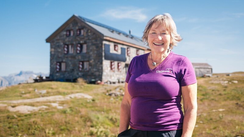 SRF bi de Lüt – Hüttengeschichten Staffel 13 Claridenhütte: Hüttenwartin Angi Ruggiero. – Bild: SRF