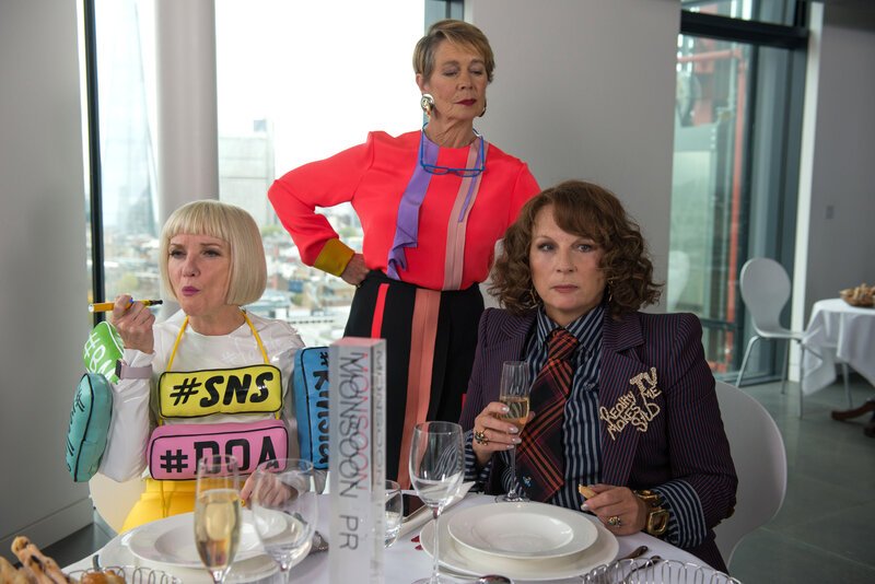 (v.l.n.r.) Bubble (Jane Horrocks); Claudia (Celia Imrie); Edina (Jennifer Saunders) – Bild: Twentieth Century Fox Film Corporation