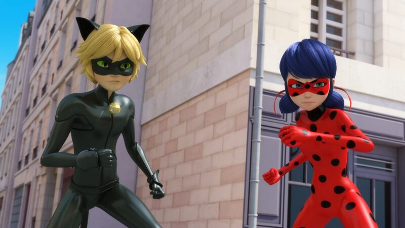 L-R: Cat Noir, Ladybug – Bild: Courtesy of Disney+