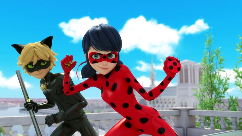 L-R: Cat Noir, Ladybug – Bild: Courtesy of Disney+