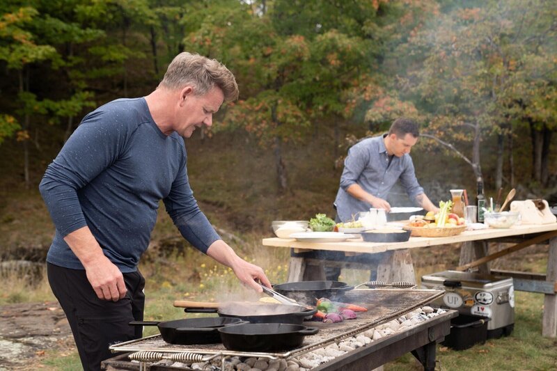 Michigan – L to R: Gordon Ramsay and chef James Rigatogo go head-to-head during the final cook in Michigan. – Bild: Studio Ramsay and All3Media International