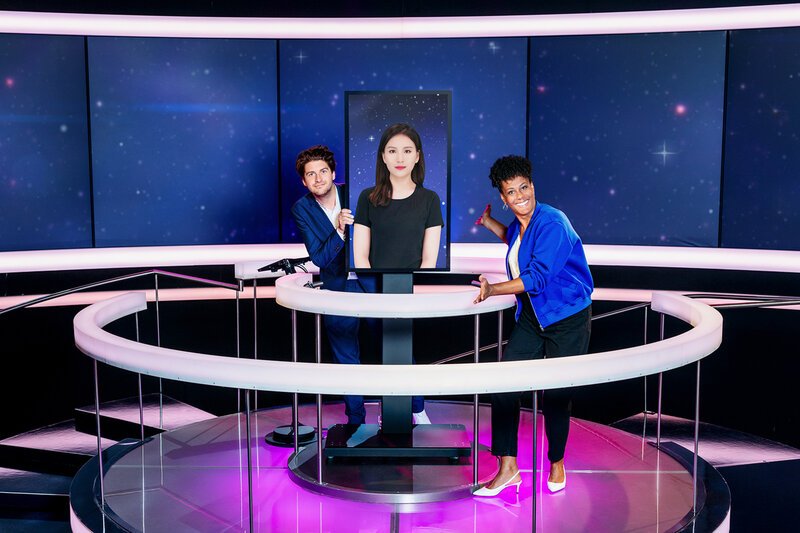 1 gegen 100 KI gegen100 KI- Special KI-Experte Patrick Karpiczenko und Moderatorin Angélique Beldner mit einem Avatar als Kandidatin – Bild: SF2