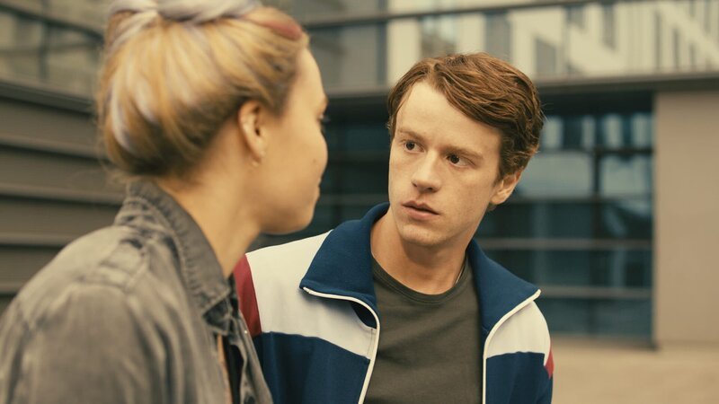 Lea Zoé Voss (Saschi), Jonas Holdenrieder (Lorenz) – Bild: ORF /​ Mona Film