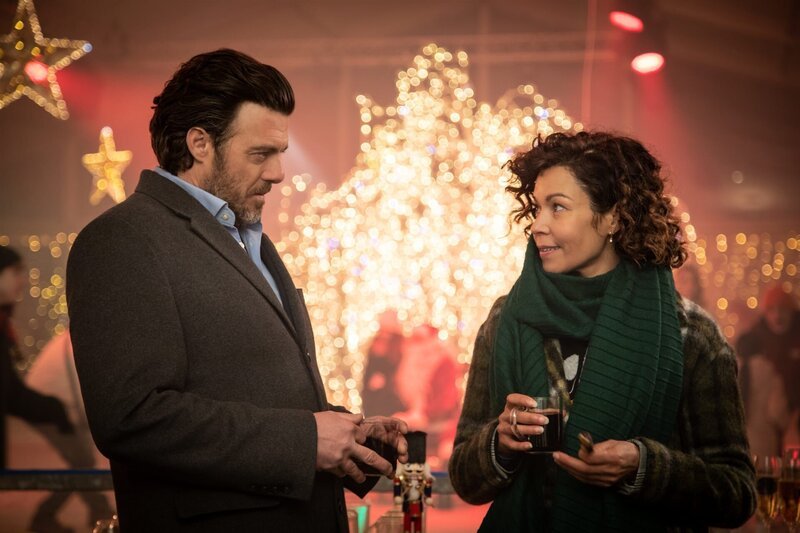 Harold (Lannick Gautry) und seine Arbeitskollegin Barbara (Leslie Bevillard). – Bild: Éloïse Legay