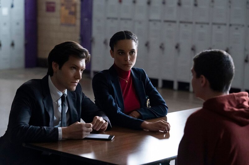 L-R: Avraham Avraham (Jeff Wilbusch), Janine Harris (Juliana Canfield) – Bild: Peacock /​ Heidi Gutman/​Peacock