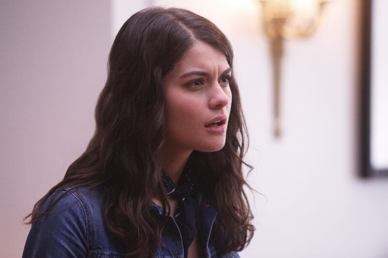 Sabrina (Sofia Black-D’Elia) kann nicht glauben, dass Chip sich in der Schule pornografische Fotos anschaut. Noch schockierter ist sie nur, als sie erfährt, wer abgebildet ist … – Bild: Fox and its related entities