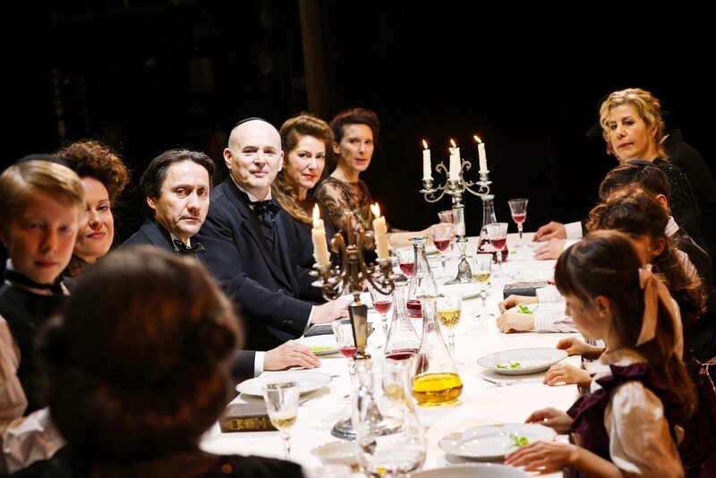 Aus dem Theater in der Josefstadt: Leopoldstadt – Bild: ORF/​Theater in der Josefstadt/​Moritz Schell