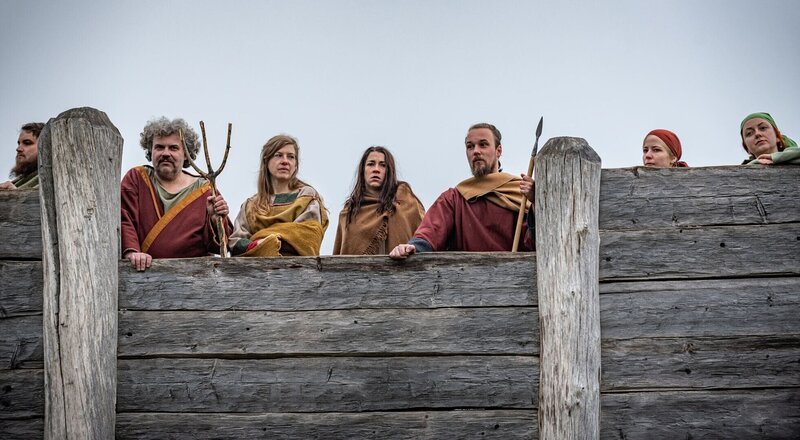 Römer und germanische Stämme zwingen die Kelten, Festungsanlagen und ummauerte Siedlungen zu bauen. – Bild: THE HISTORY CHANNEL /​ ZDF und 2022 BIG MEDIA Holding /​ JaromÃŒr Zajda ZajÃŒ ek./​2022 BIG MEDIA Holding /​ JaromÌ, 2022 BIG MEDIA Holding /​ JaromÌ/​2022 BIG MEDIA Holding /​ JaromÃŒ; 2022 BIG MEDIA Holding /​ JaromÃŒr Zajda ZajÃŒ ek