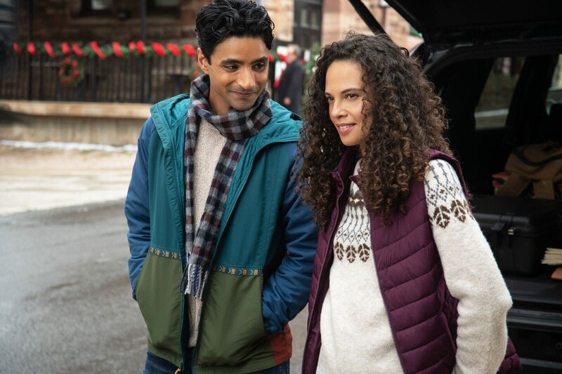 Verliebt unterm Weihnachtsbaum – Bild: RTL /​ NE Love Under the Christmas Tree Productions ULC