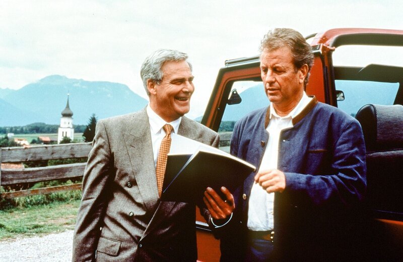 (v.li.): Karl Heinz Vosgerau (Richard Weinkopf), Gerhart Lippert (Dr. Thomas Burgner) – Bild: ORF/​Beta Film