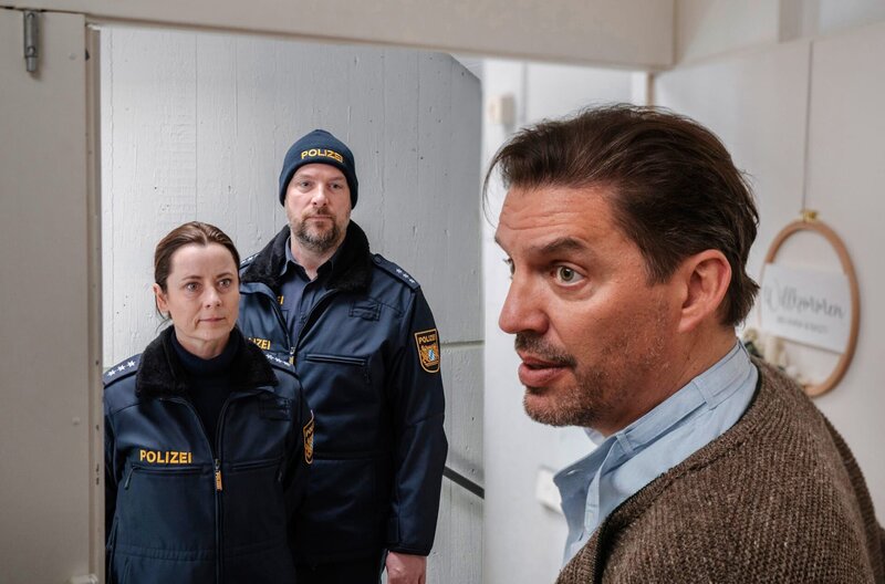 Zurück aufs Eis – Bild: ARD Degeto/​Bernd Schuller