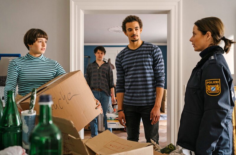 Zurück aufs Eis – Bild: ARD Degeto/​Bernd Schuller