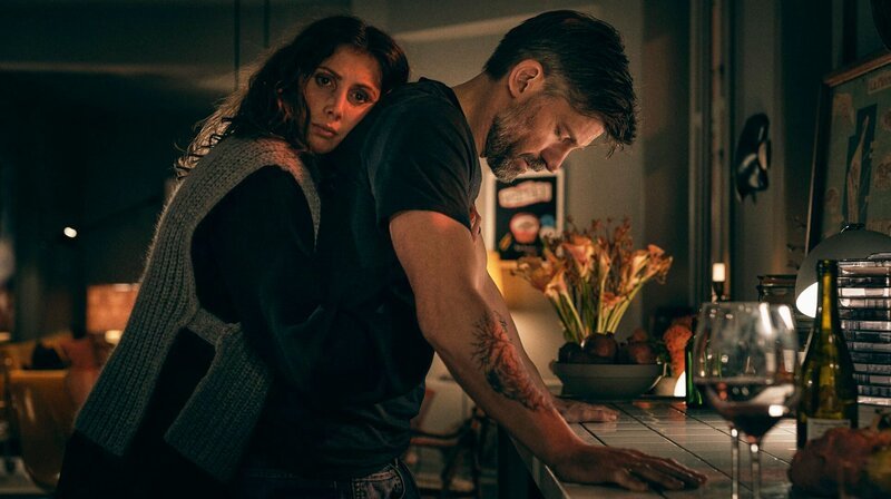 Maggie (Katrine Greis-Rosenthal), Carsten (Nikolaj Coster-Waldau) – Bild: WDR/Henrik Ohsten Maggie (Katrine Greis-Rosenthal), Carsten (Nikolaj Coster-Waldau) – Bild: WDR/Henrik Ohsten