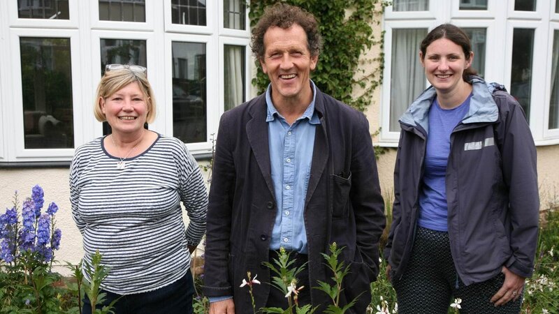 V.l.: Anne, Monty Don, Fliss. – Bild: RTL /​ Lion Television