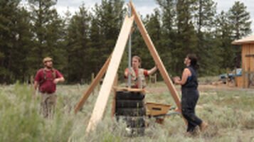 Windturbine 12 (L-R: Michael Hines, Joshua Hines, Sarah Hines) – Bild: Discovery Communications, LLC