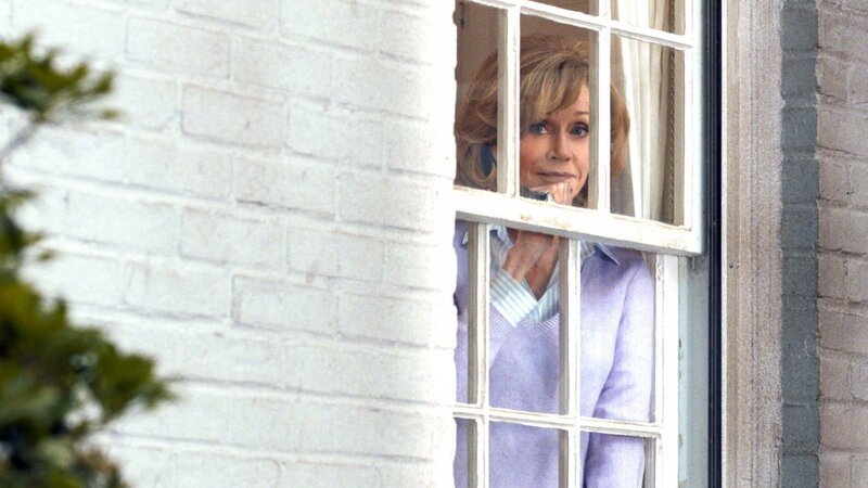 Hilary (Jane Fonda) ist froh, dass sie nach dem Tot ihres Mannes endlich mal wieder alle Kinder um sich hat … – Bild: ORF/​Telemünchen/​Warner
