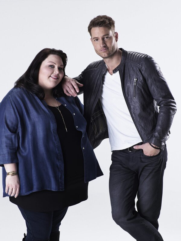 (1. Staffel) – Zwillinge die unterschiedlicher nicht sein könnten: Kevin (Justin Hartley, r.) und Kate (Chrissy Metz, l.) … – Bild: Chris Haston