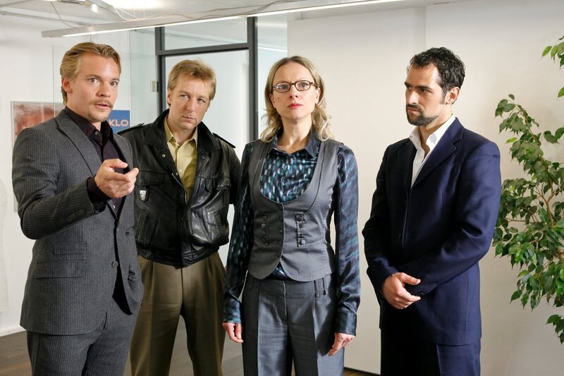 Kann Polizist Michi Mohr den Aussagen von Markus Hermes, Monika Köhler und Lex Willinger trauen? – Bild: ORF