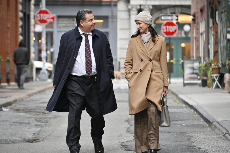 Anthony Abetemarco (Steve Schirripa, l.); Erin Reagan (Bridget Moynahan, r.) – Bild: CBS Broadcasting Inc.