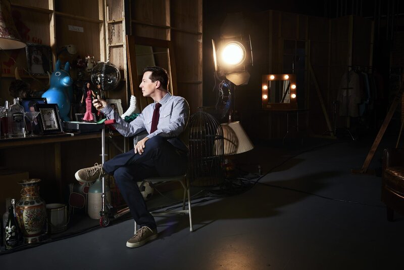 (9. Staffel) – Die neue digitale Welt eröffnet Jack (Sean Hayes) ganz neue Möglichkeiten, sorgt aber auch für einige Probleme … – Bild: 2017 NBCUniversal Media, LLC /​ Andrew Eccles Lizenzbild frei