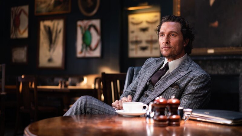 Mickey Pearson (Matthew McConaughey) hat in Großbritannien ein millionenschweres Marihuana-Imperium aufgebaut. Doch nun will er aussteigen.. – Bild: RTLZWEI