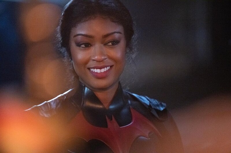 Batwoman (Javicia Leslie) – Bild: DC /​ Warner Bros. Ent. Inc. /​ Dean Buscher