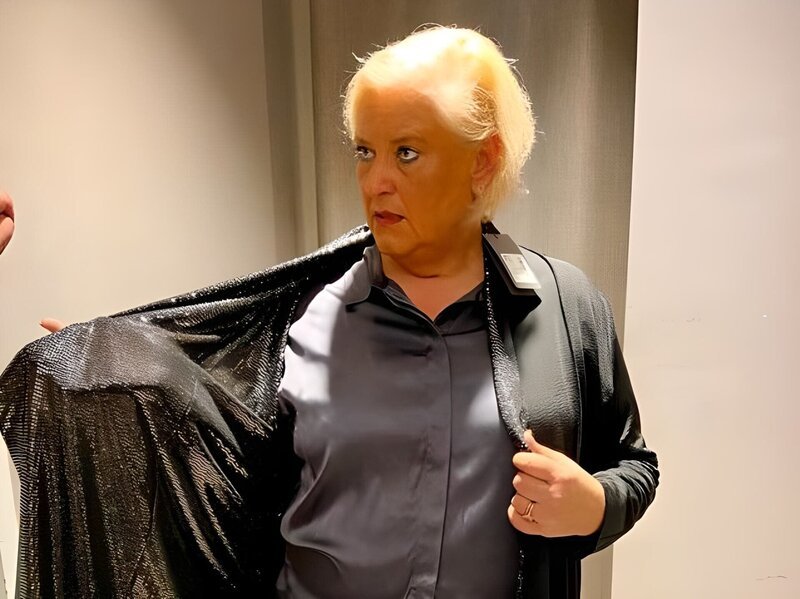 Kandidatin Meike. Motto in Frankfurt: Metallic-Mix – Zeige einen angesagten Look mit Gold und Silber!, Tag 3: Meike – Bild: RTL /​ Constantin Ent.