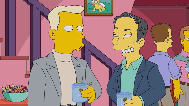 Da sich Smithers (M.) über Mr. Burns’ fehlender Zuneigung ihm gegenüber aufregt, versucht Homer alles, um für Smithers endlich einen Freund zu finden. Dies gelingt ihm auch. Doch haben Julio (r.) und dieser wirklich eine gemeinsam Zukunft vor sich? – Bild: 2015 Fox and its related entities.