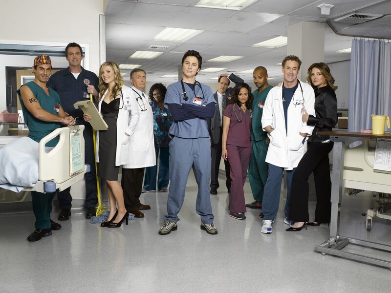 Robert Maschio (Todd Quinlan), Neil Flynn (Le concierge), Sarah Chalke (Elliot Reid), Ken Jenkins (Bob Kelso), Aloma Wright (Laverne Roberts), Zach Braff (John «JD» Dorian), Sam Lloyd (Ted Buckland), Judy Reyes (Carla Espinosa), Donald Faison (Chris Turk), John C McGinley (Perry Cox), Christa Miller (Jordan Sullivan) – Bild: Touchstone Television Lizenzbild frei