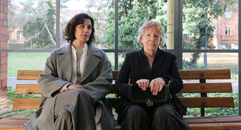 Winterwalzer – Bild: ARD Degeto/​Dorothea Tuch