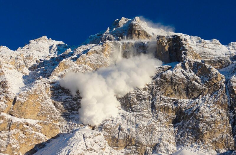 Lawinen sind eine ständige Bedrohung im Gebirge. – Bild: phoenix