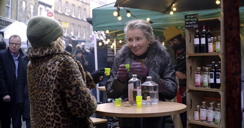 v.li.: Kate (Emilia Clarke), Petra (Emma Thompson). – Bild: PLURIMEDIA (Universal Pictures International France /​ Universal Studios /​ Feigco Entertainment)