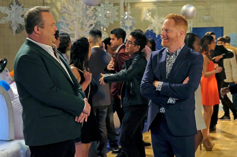 L-R: Cameron Tucker (Eric Stonestreet), Mitchell Pritchett (Jesse Tyler Ferguson) – Bild: ViacomCBS /​ Tony Rivetti Jr.
