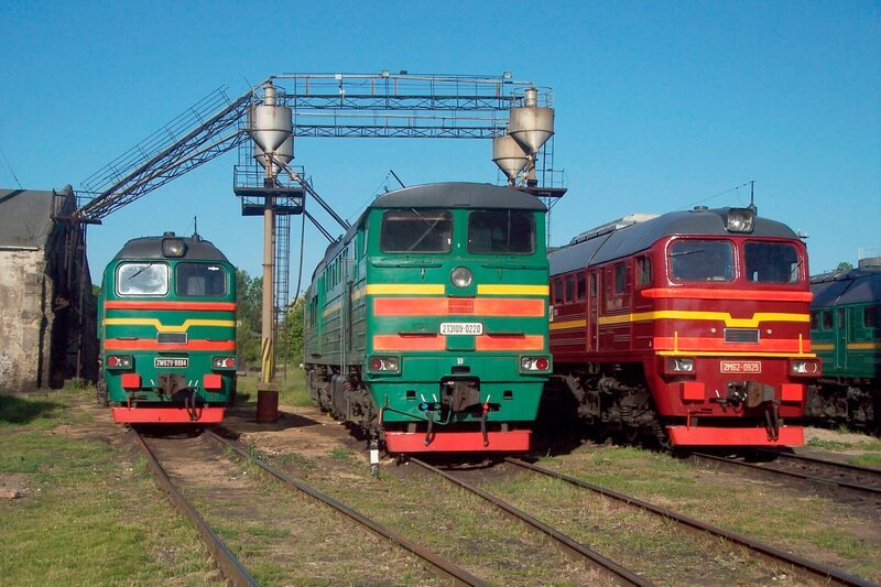 Dieselloks im Lok-Depot Daugavpils. – Bild: SWR/​Micha Mattig-Gerlach
