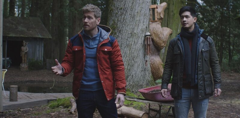 Evan Hartley (Gavin Stenhouse, l.); Henry Yan (Eddie Liu, r.) – Bild: The CW Network, LLC.