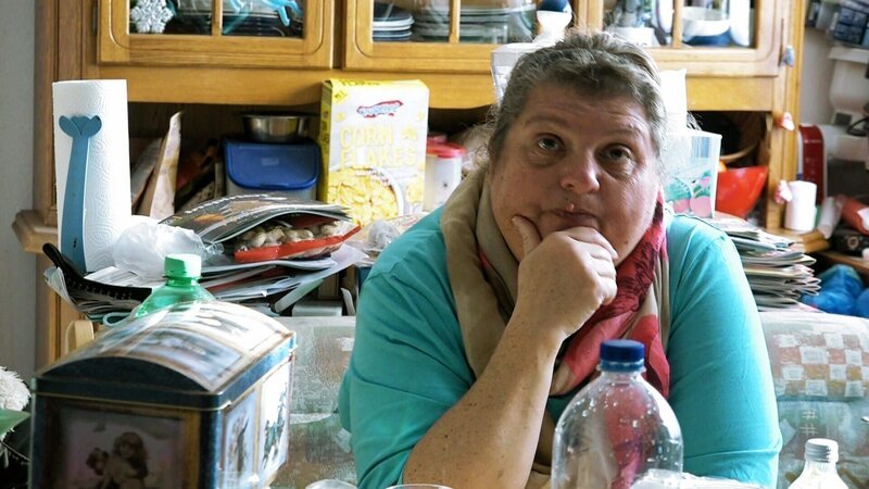 Carmen (Foto) macht sich Sorgen um Dieter und will, dass er mit seinen Magenschmerzen zu einem Arzt geht. – Bild: RTLZWEI