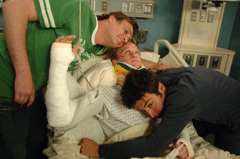 Wahre Freunde: Ted (Josh Radnor, r.), Marshall (Jason Segel, l.) und Barney (Neil Patrick Harris, M.) … – Bild: 20th Century Fox International Television Lizenzbild frei