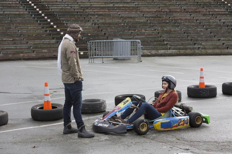 Xavier Holliday (Joshua Sasse, l.); Evie Covington (Tori Anderson, r.) – Bild: The CW Network, LLC