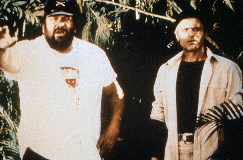 Die beiden Abenteurer Alan (Terence Hill, re.) und Charlie (Bud Spencer, li.) haben es sich in den Kopf gesetzt, einen grossen Schatz auf einer idyllischen Suedsee-Insel zu bergen. Doch es kommt zu einer Reihe unvorhergesehener Zwischenfaelle. – Bild: Kabel Eins Die beiden Abenteurer Alan (Terence Hill, re.) und Charlie (Bud Spencer, li.) haben es sich in den Kopf gesetzt, einen grossen Schatz auf einer idyllischen Suedsee-Insel zu bergen. Doch es kommt zu einer Reihe unvorhergesehener Zwischenfaelle. – Bild: Kabel Eins